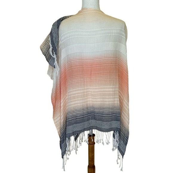 Shawl with fringe, peach/white/gray, coastal, bohemian, cottagecore, beach - Picture 3 of 4